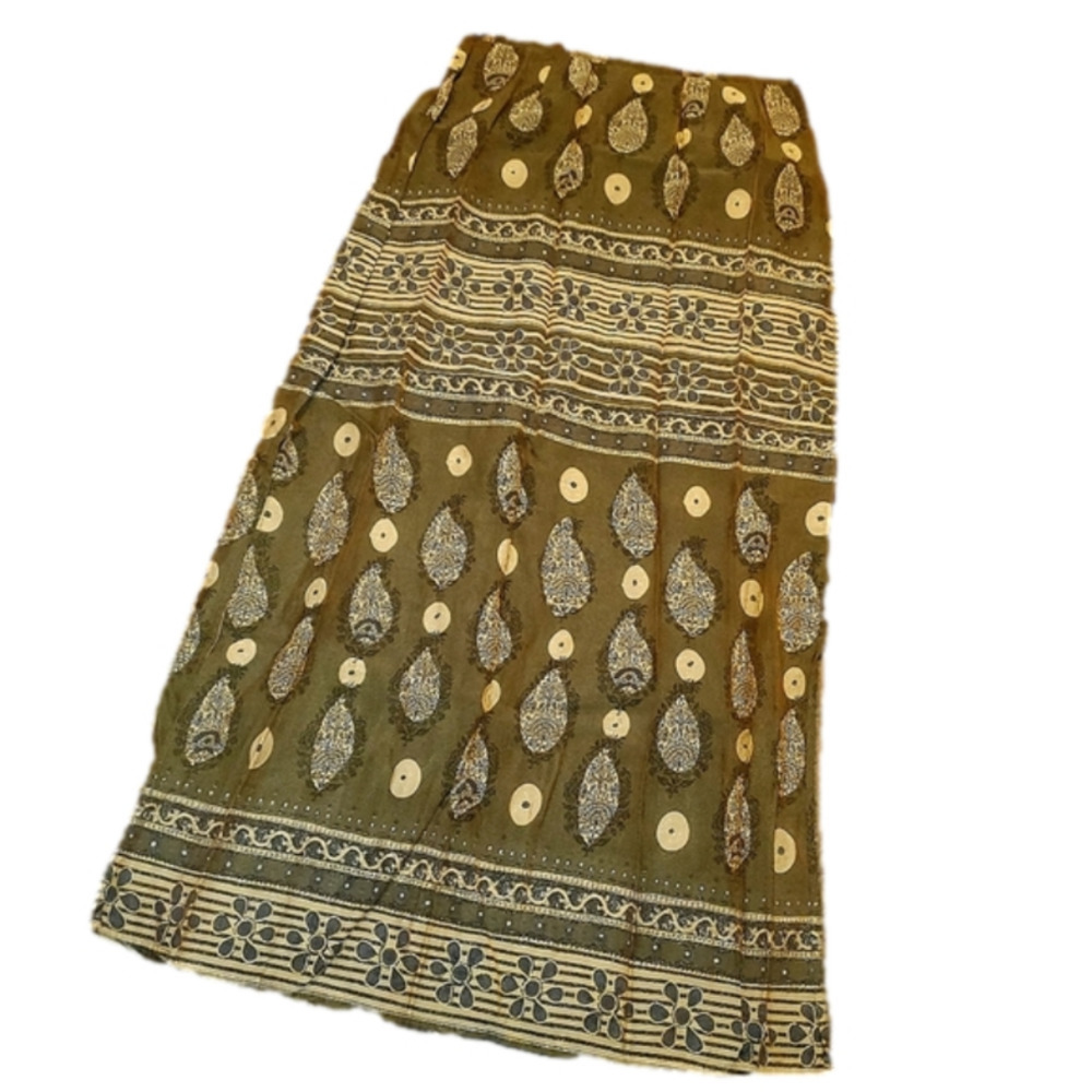 MY WEEKEND CLOTHES Green patterned Size 10 maxi skirt